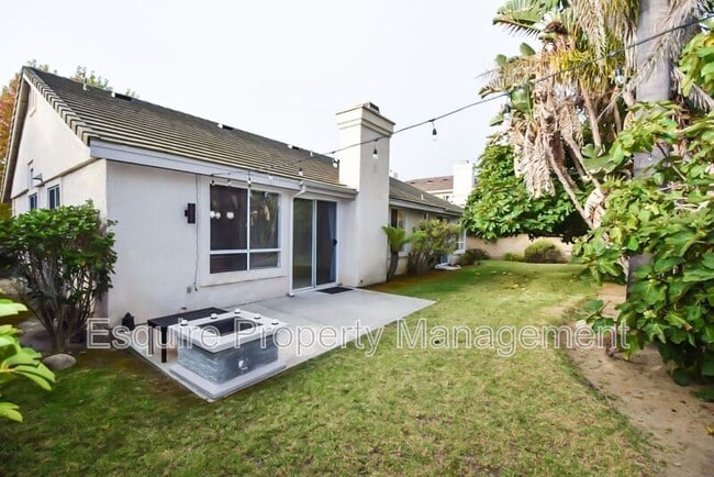 Building Photo - 1821 La Quinta Ln
