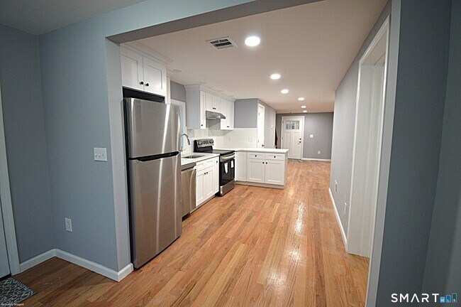 Building Photo - 17 Railroad Ave