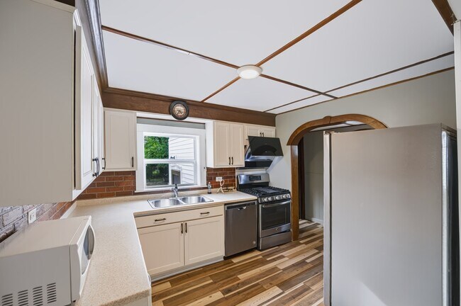 Building Photo - 22 Ruggles St