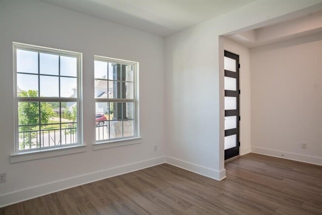 Building Photo - 4612 Modena Bay Bend