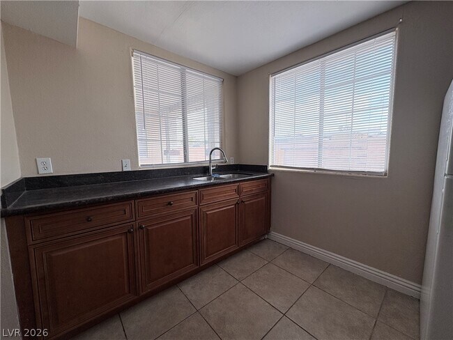 Building Photo - 6329 Brittany Way