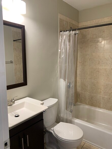 Bathroom - 5 Cordage St