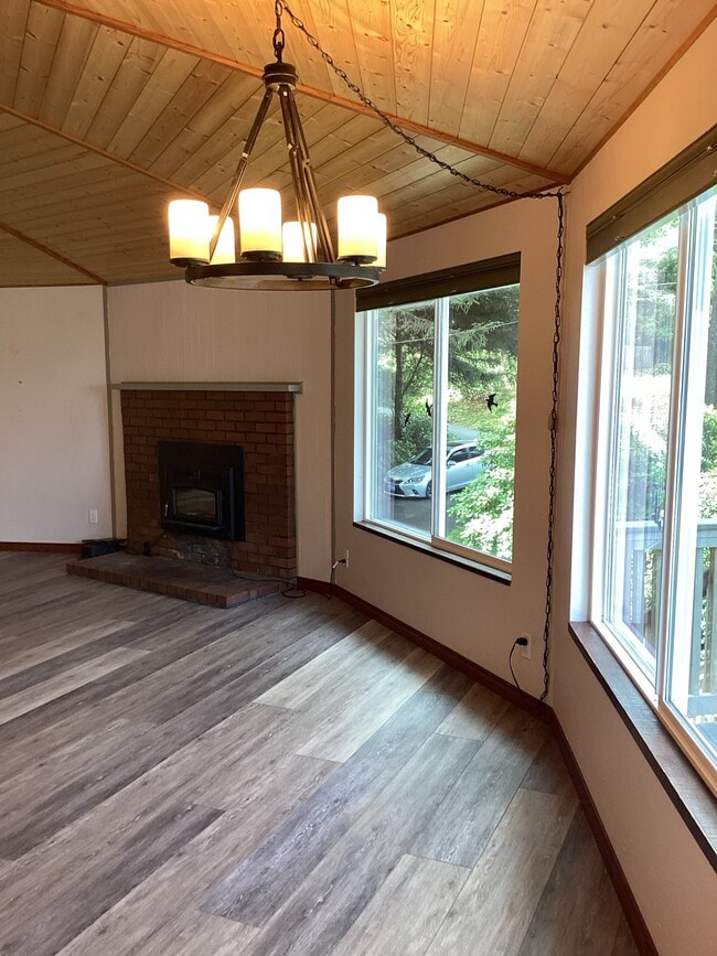Building Photo - 6989 SW Surfland St