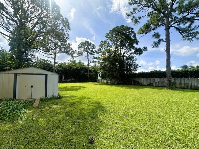 Building Photo - 5586 3rd Rd