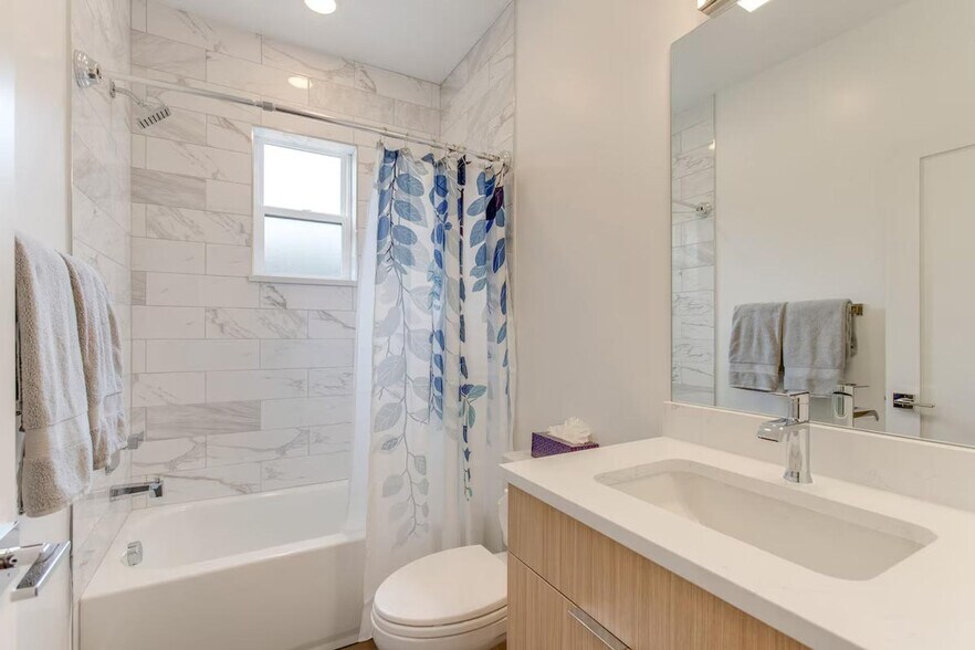 Building Photo - 3674 S Logan St