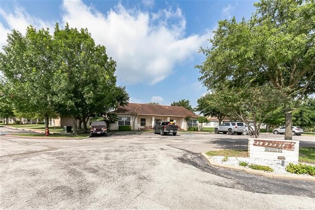 Building Photo - Bluffview Villas