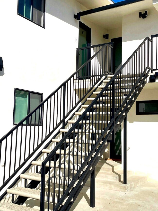 Building Photo - 110 Paseo De La Concha