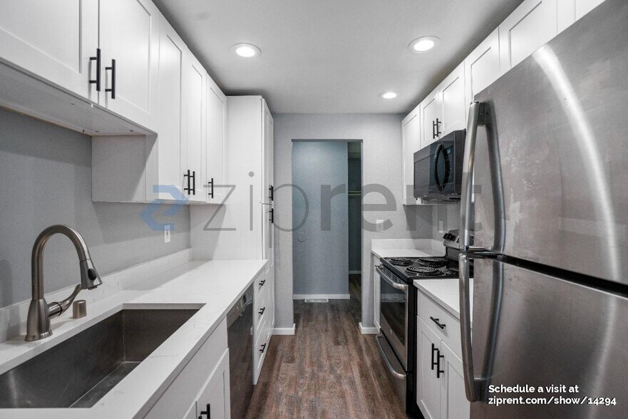 Building Photo - 9807 NE 124th St