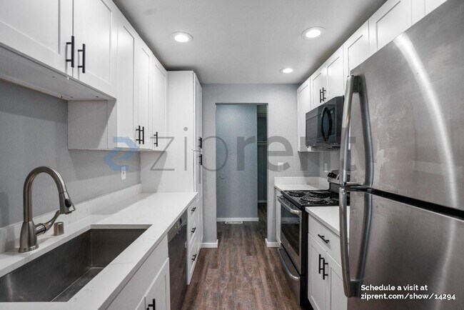 Building Photo - 9807 NE 124th St