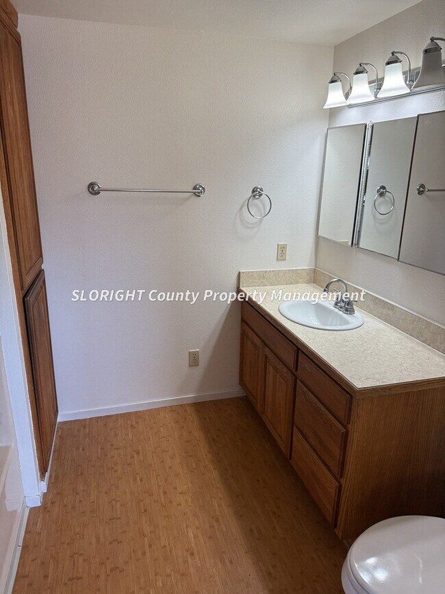 Building Photo - AVAILABLE NOVEMBER - 2 Bedroom / 1.5 Bath SLO Apartment