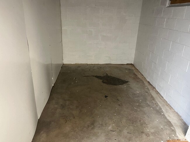 Building Photo - 2304 W Proctor St