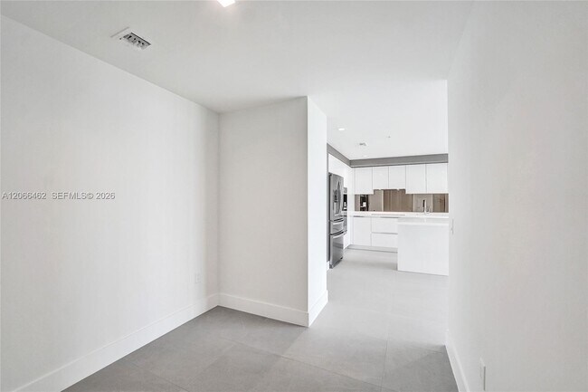 Building Photo - 1170 E Hallandale Beach Blvd