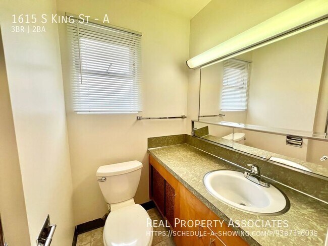 Building Photo - 1615 S King St