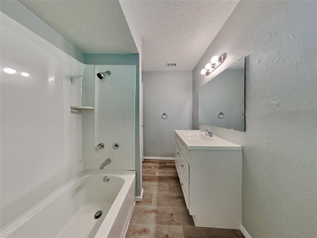Building Photo - 1525 Gardenside Dr