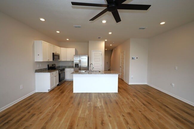 Building Photo - 6042 Bemiss Towns Dr