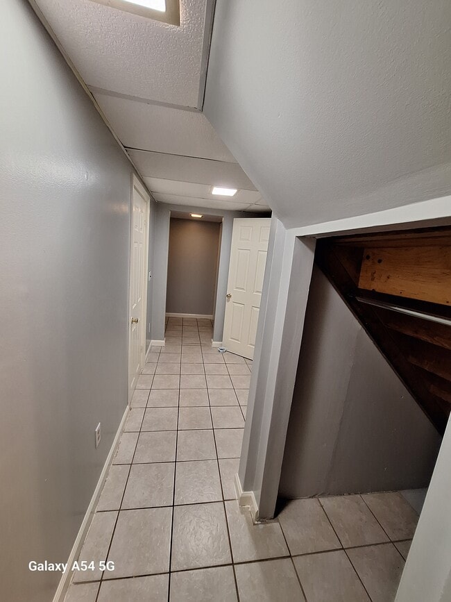 Building Photo - 753 Buddington Rd