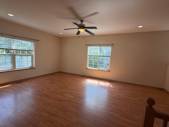 Building Photo - 211 Monarch Dr