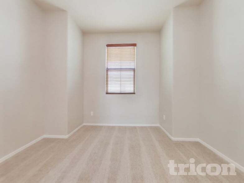 Building Photo - 17750 W Banff Ln