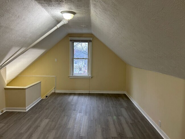 Building Photo - 2681 E 126th St