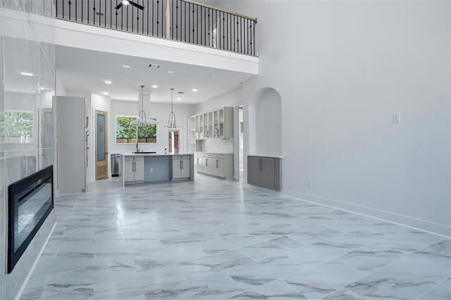 Building Photo - 400 Hideaway Ct