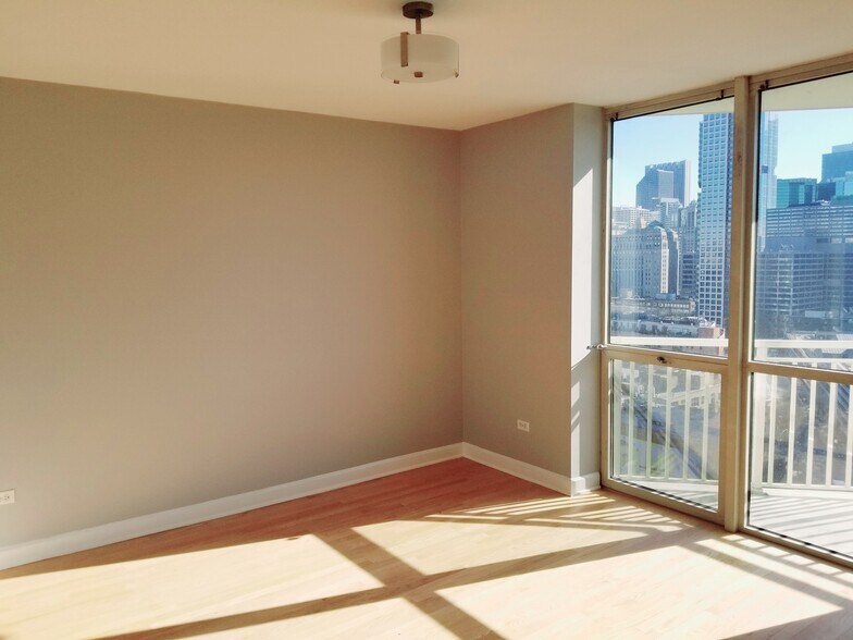 Building Photo - 645 N Kingsbury St