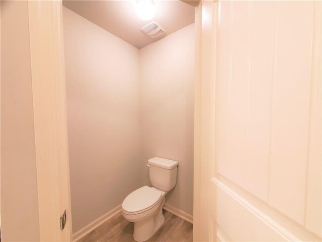 Building Photo - 349 Turtle Creek Dr