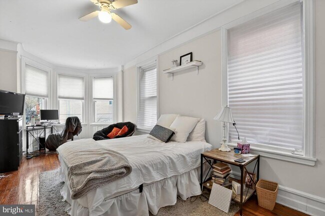 Building Photo - 2322 Poplar St