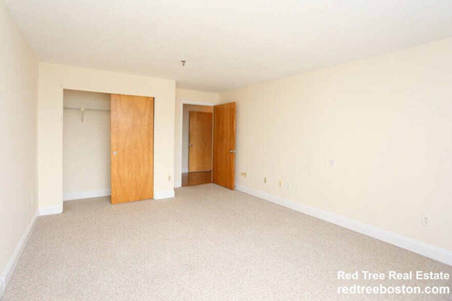 Building Photo - 1079 Commonwealth Ave