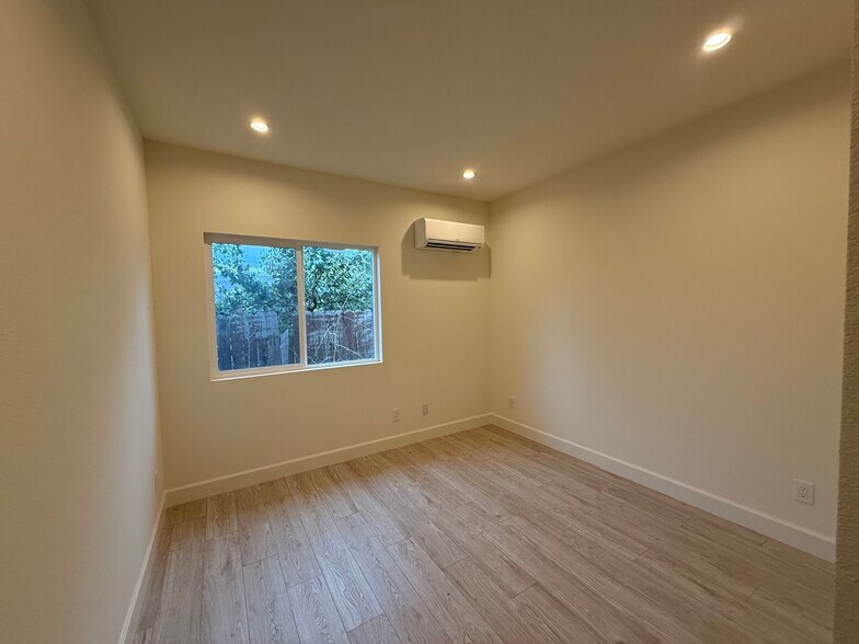 Bedroom 1 - 37045 Dutra Way