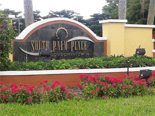 Building Photo - 7630 Westwood Dr