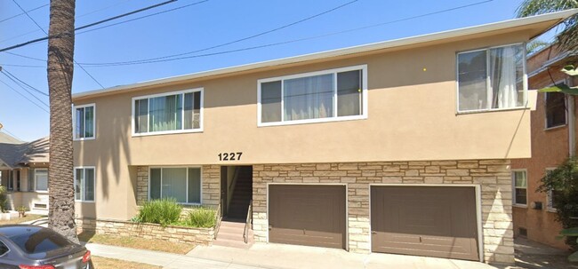 Building Photo - **RENT READY** 1BD/1BA CONDO