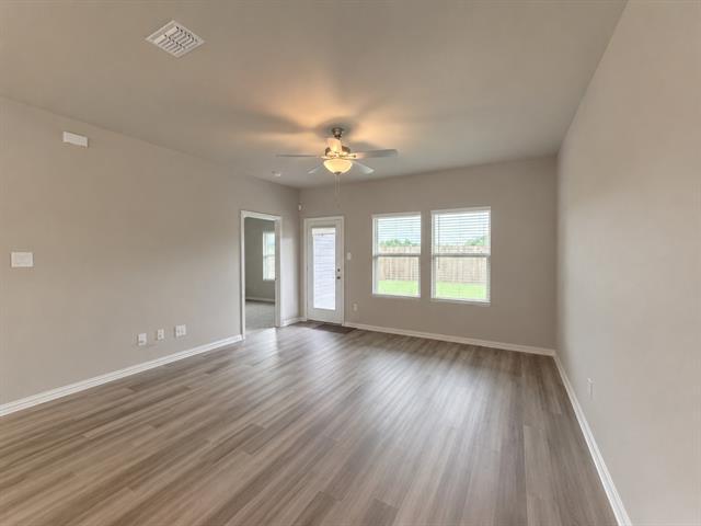 Building Photo - 205 Greenbriar Dr