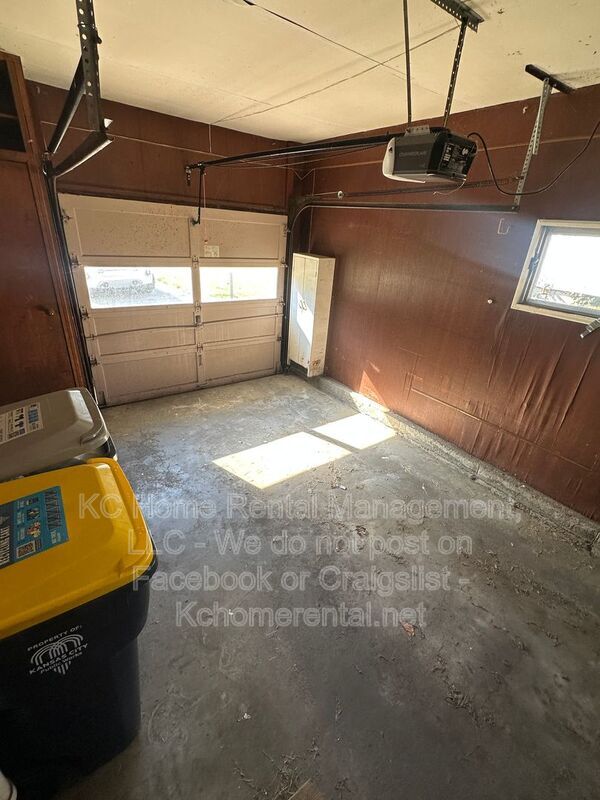 Building Photo - 5216 NE 44th St