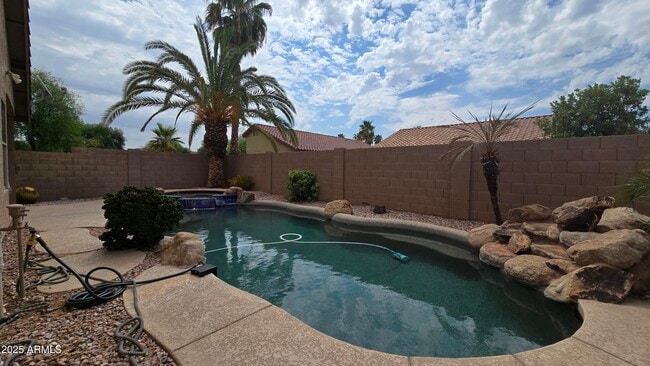 Building Photo - 1017 E Pinto Ct