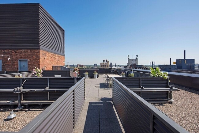 Building Photo - 250 Park Ave