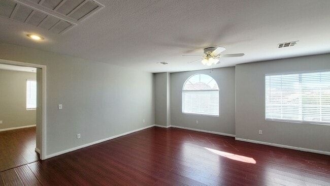 Building Photo - 10028 W Cherokee Ave