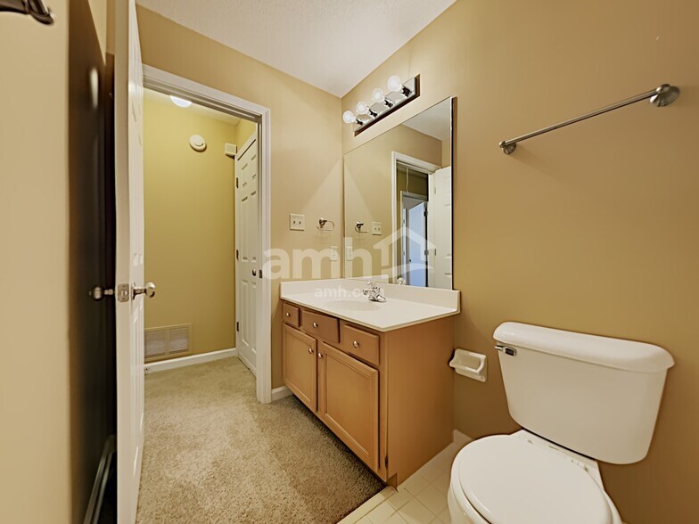 Building Photo - 8739 Overcup Oaks Dr