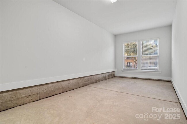 Building Photo - 12147 Brooklyn Ave