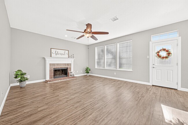 Building Photo - 14015 Wheatbridge Dr