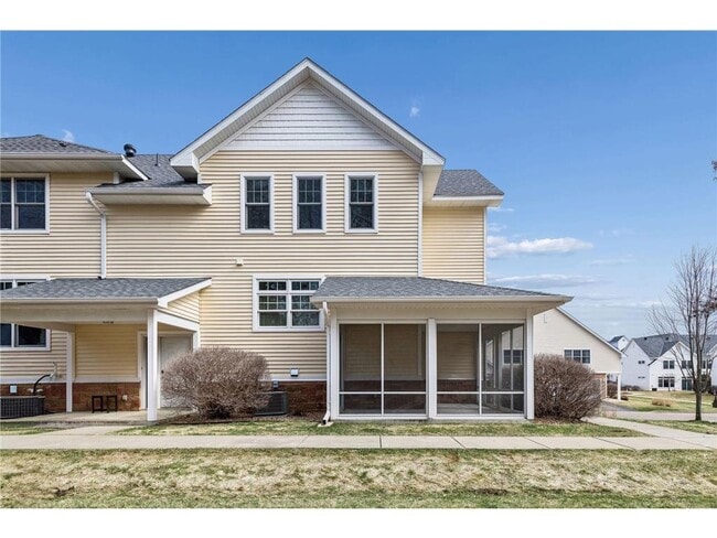Building Photo - 2121 Village Trail