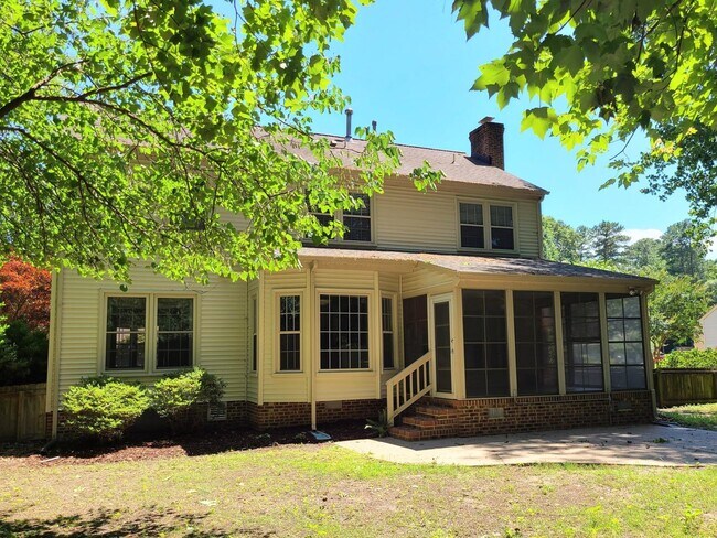 Building Photo - 4 BR, 2.5 BA in Woodlake Crossing