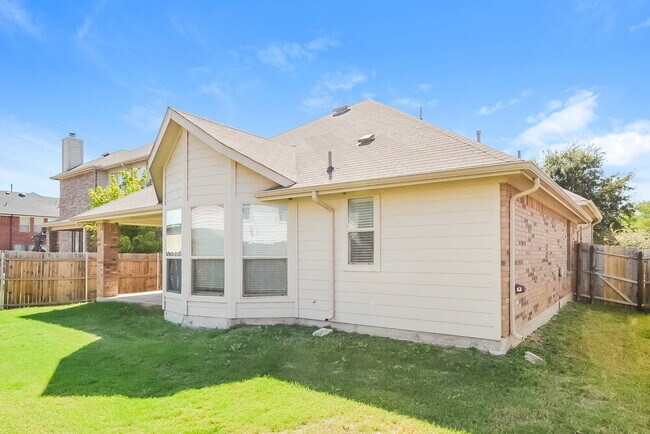 Building Photo - 1717 Nightingale Dr