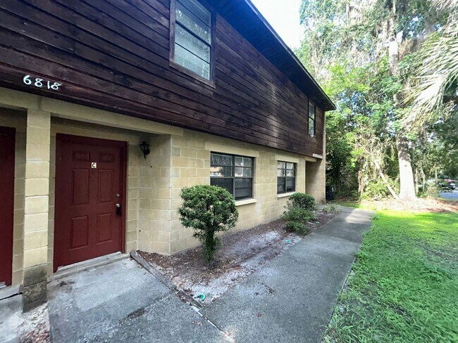 Building Photo - 6818 SW 42nd Pl