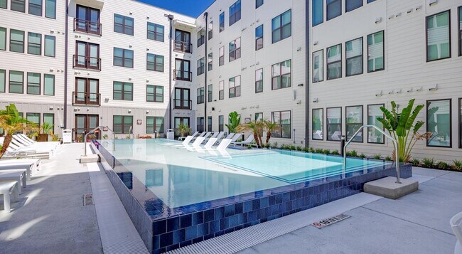 Building Photo - 6311 S 1st St