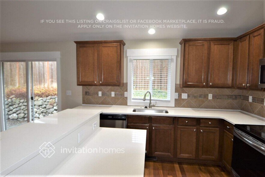 Building Photo - 10205 185th Ave E