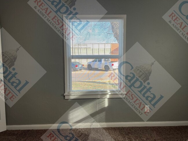 Building Photo - Cozy 2 Bedroom