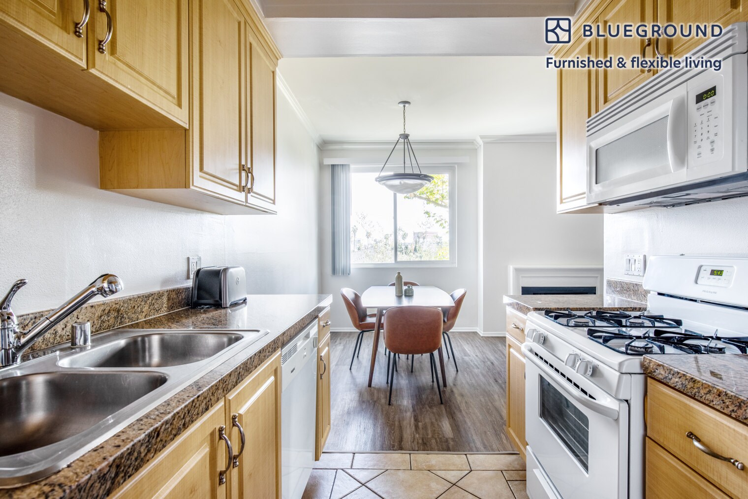 Building Photo - 467 S Arnaz Dr