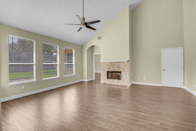 Building Photo - 2919 Silverbit Trail Ln