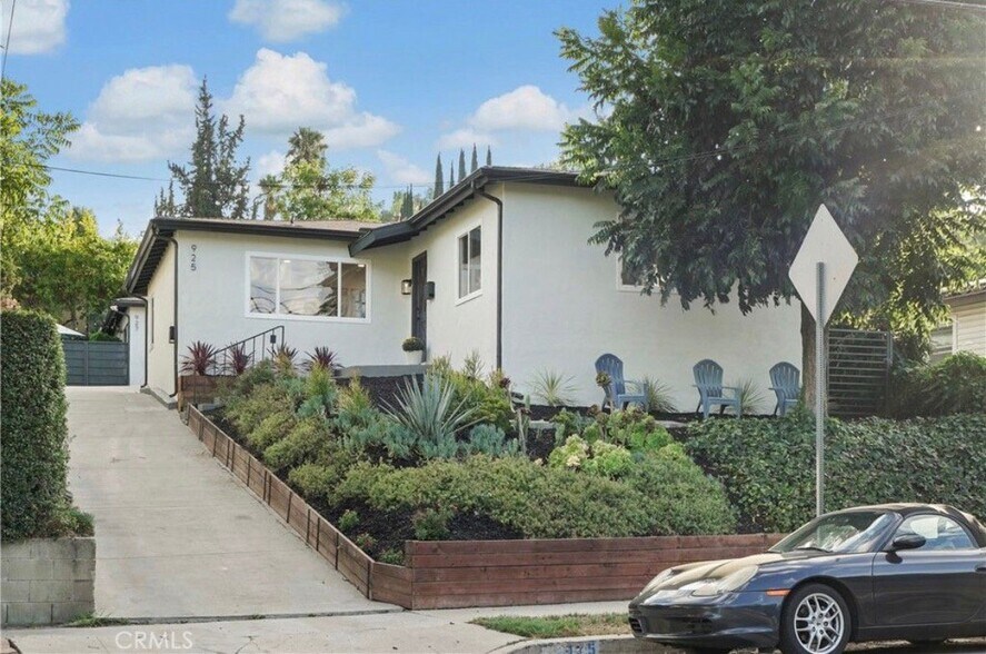 Building Photo - 925 El Paso Dr