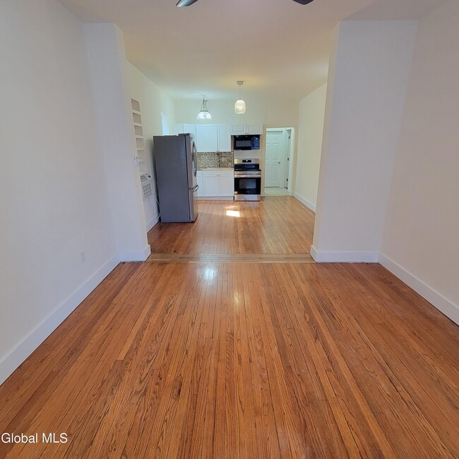 Building Photo - 762 Eastern Ave